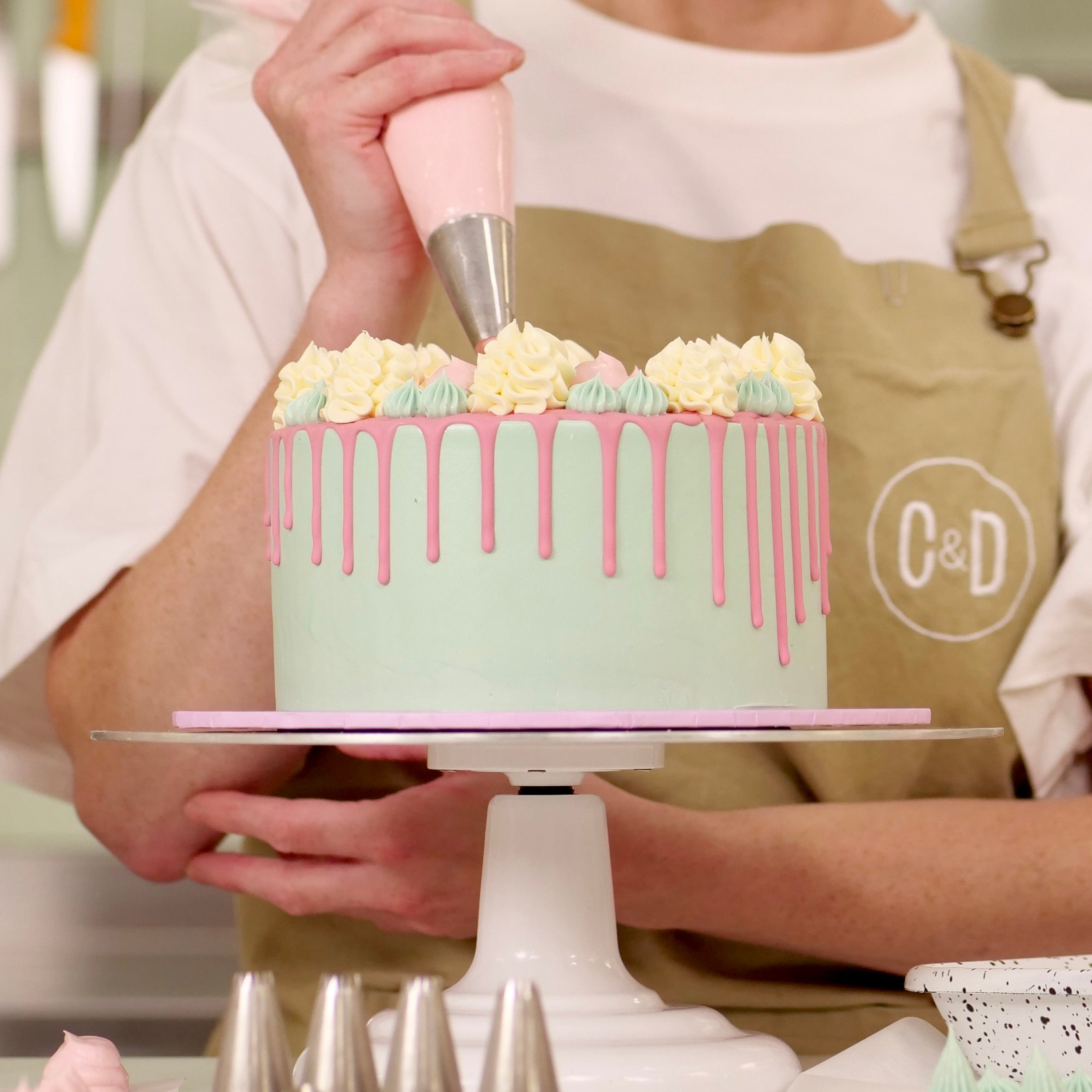 Cake Decorating online course Sallys Baking Classes